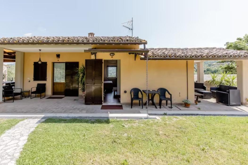 Agriturismo Il Castello อัสซิซี ภายนอก รูปภาพ