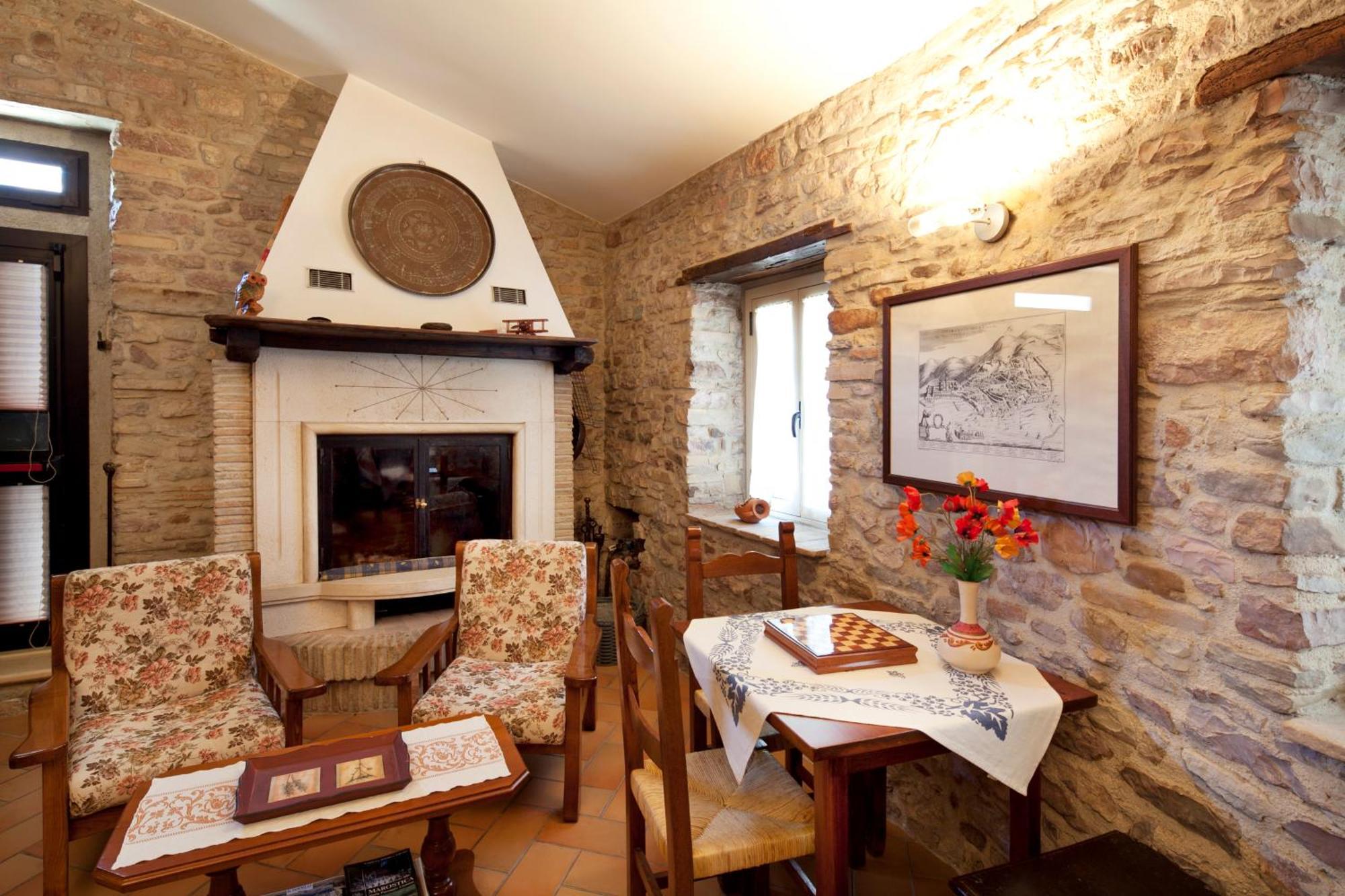 Agriturismo Il Castello อัสซิซี ภายนอก รูปภาพ